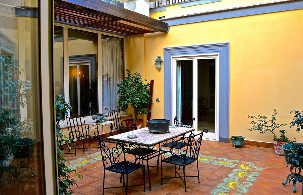 Bed And Breakfast Riviera Di Chiaia Turrisi Naples Exterior photo